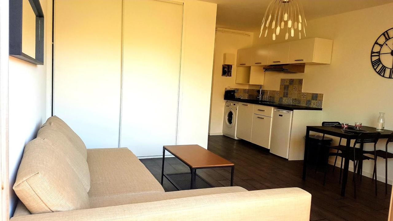 Studio A Palavas Les Pieds Dans L'Eau! Apartment Exterior photo